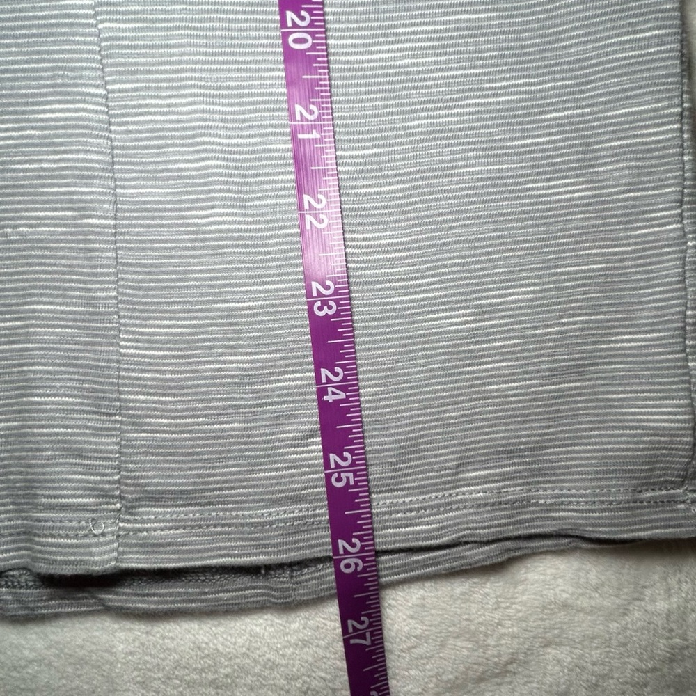 J.Jill Grey Striated Seamed Cap Sleeve Boxy Cotton Tee Size Large - Picture 8 of 9